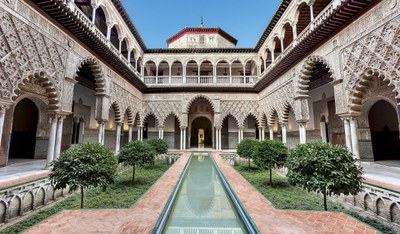 El Real Alcázar mantendrá su apertura al público tras consolidarse durante el pasado puente como parte de la agenda cultural de los sevillanos