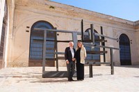 El Ayuntamiento de Sevilla inaugura la escultura CANCEL, de Juan Suárez, en la Fábrica de Artillería