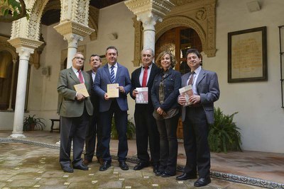 El alcalde de Sevilla, Juan Espadas en la presentación de los dos nuevos libros del ICAS