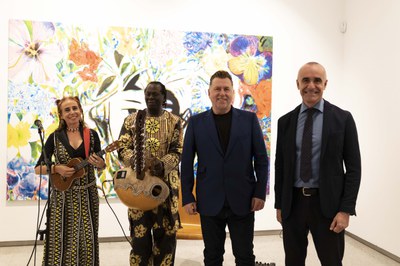 Federico Guzmán propone en la Sala Atín Aya un viaje pictórico al más allá a través de su experiencia artística