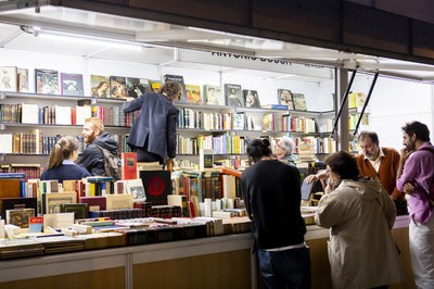 Sevilla celebra el puente con una atractiva y diversa oferta cultural para todos los públicos que incluye teatro, zarzuela, circo, magia, música, libros y exposiciones